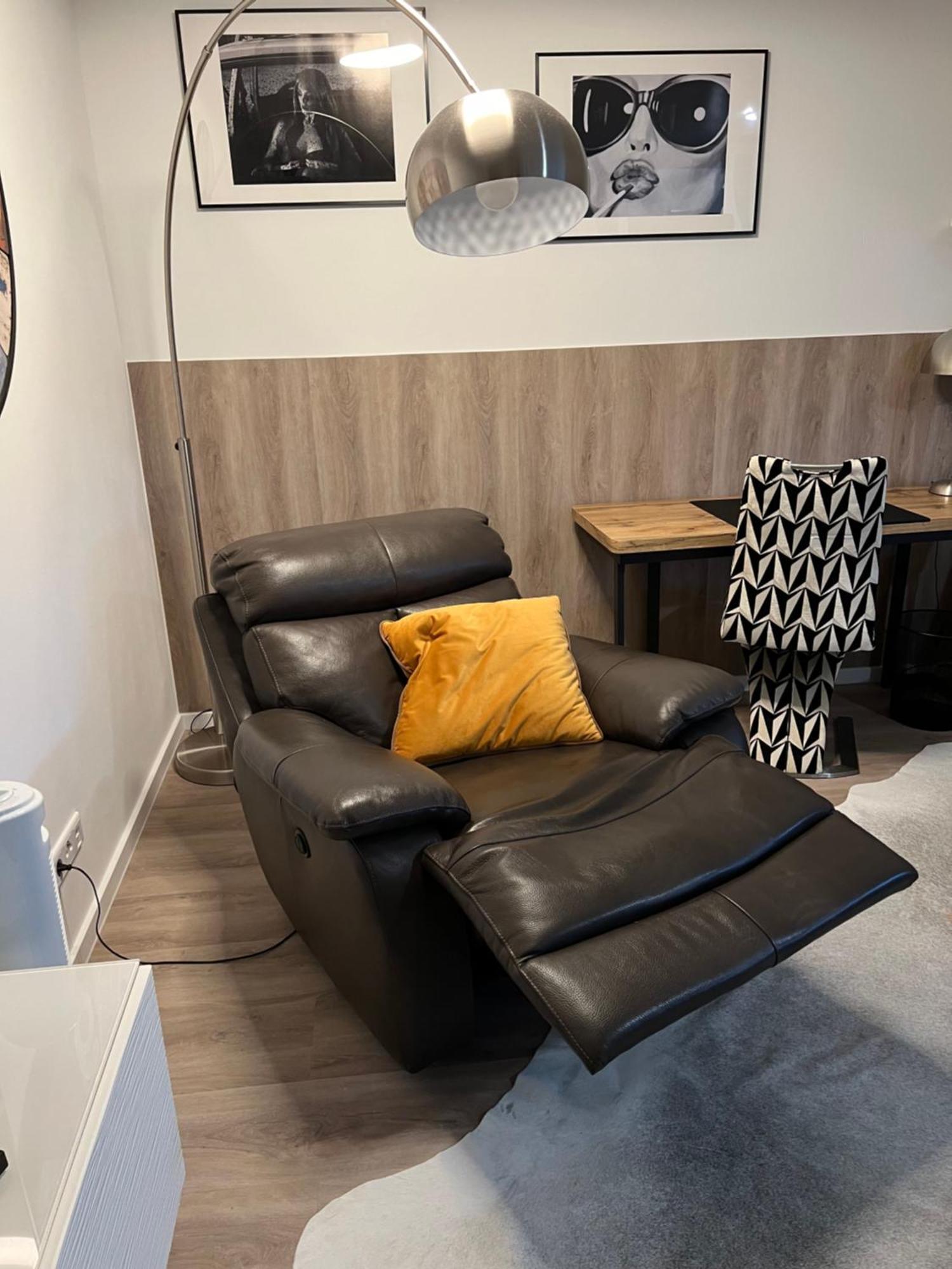 Grosse Gemuetliche Ferienwohnung Mit Klimaanlage, Parkplatz Inklusive Top ! Fürth Exterior foto