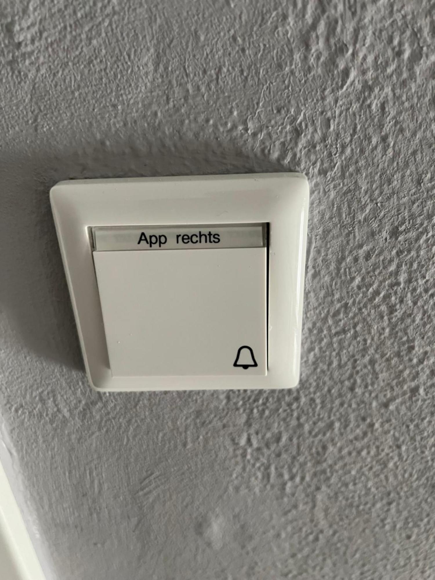 Grosse Gemuetliche Ferienwohnung Mit Klimaanlage, Parkplatz Inklusive Top ! Fürth Exterior foto