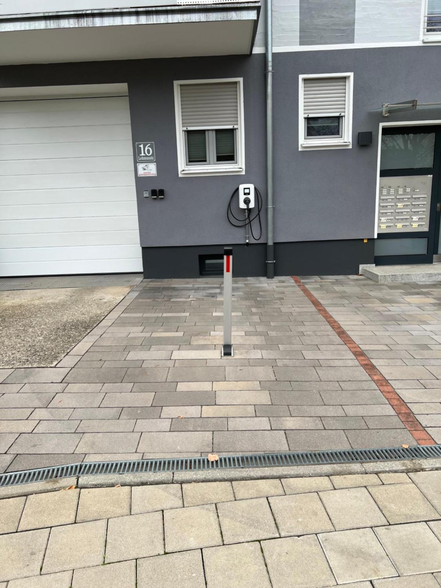 Grosse Gemuetliche Ferienwohnung Mit Klimaanlage, Parkplatz Inklusive Top ! Fürth Exterior foto