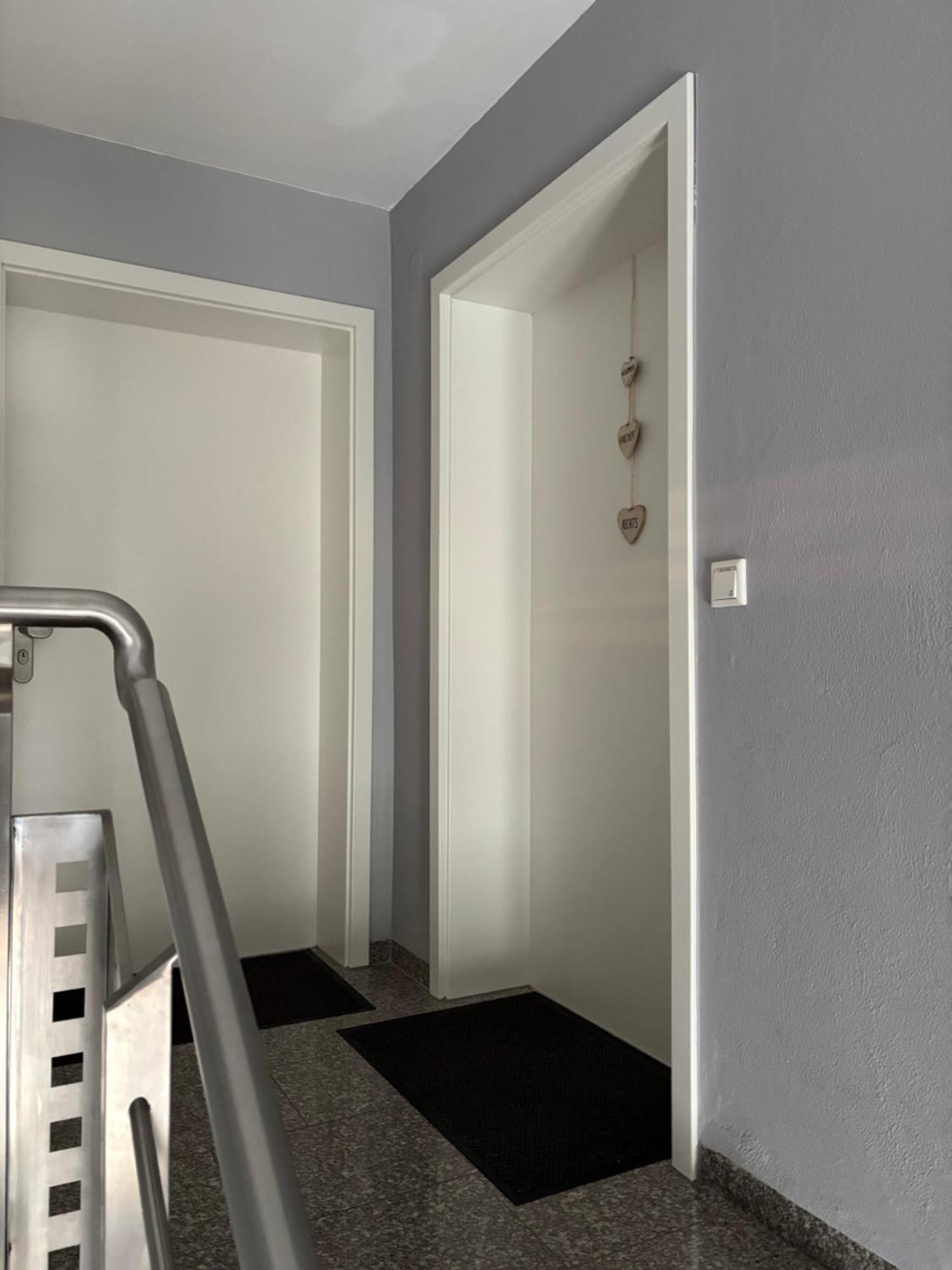 Grosse Gemuetliche Ferienwohnung Mit Klimaanlage, Parkplatz Inklusive Top ! Fürth Exterior foto